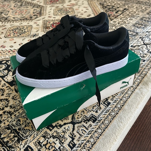 Brand New In Box Never Worn Women’s Puma Basket Classic Velour VR Size 8 - Picture 8 of 9